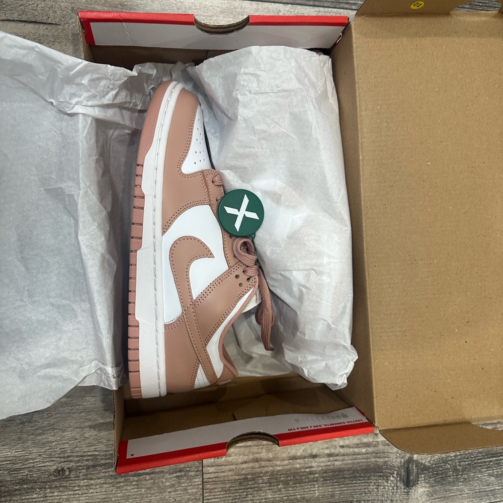 Nike Dunks Limited Edition White/Rose
